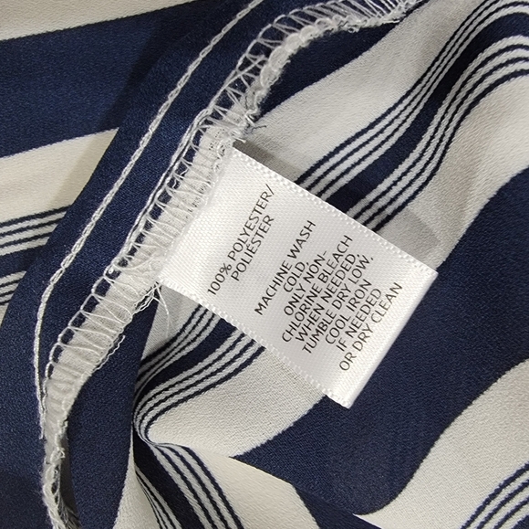 LOFT Striped Black and White Women's Top Flutter Sleeves Size Small - Picture 14 of 15